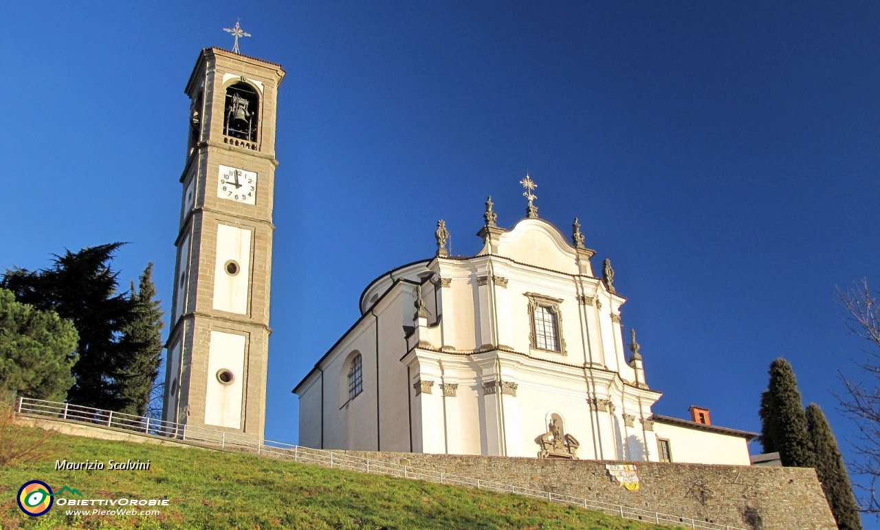 04 La parrocchiale di Mapello, mi porto ai suoi piedi....JPG